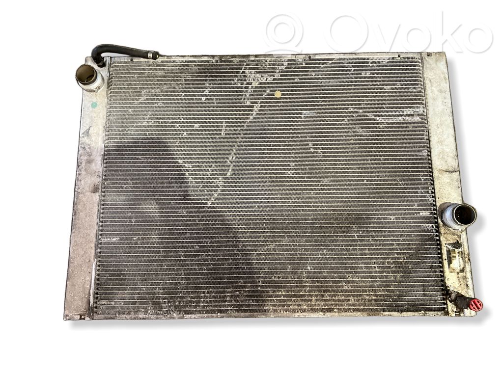BMW 5 E60 E61 Dzesēšanas šķidruma radiators 