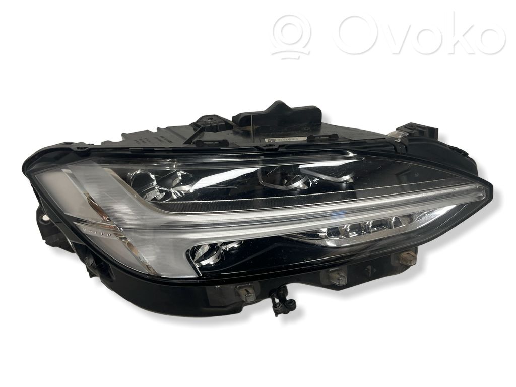 Volvo S90, V90 Scheinwerfer 