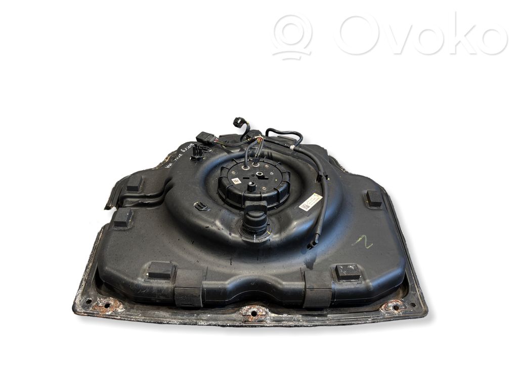 Volkswagen Touareg II AdBlue liquid reservoir 