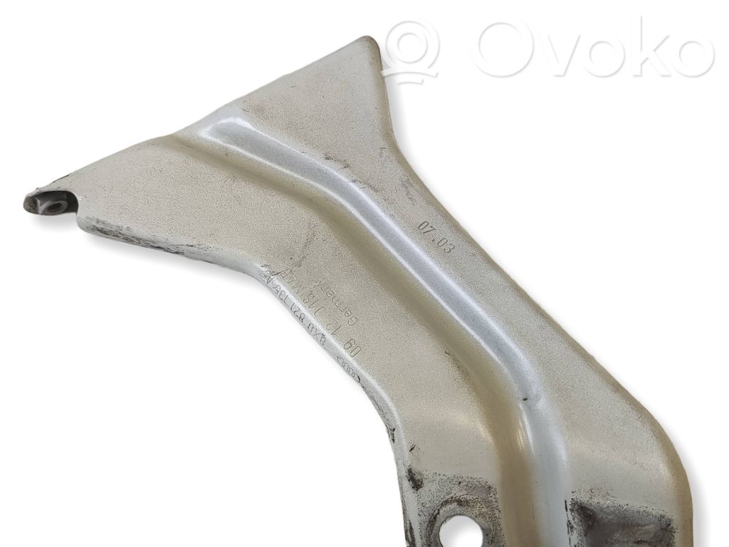 Audi A1 Fender mounting bracket 