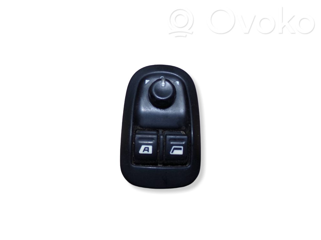 Quarter vent window switch
