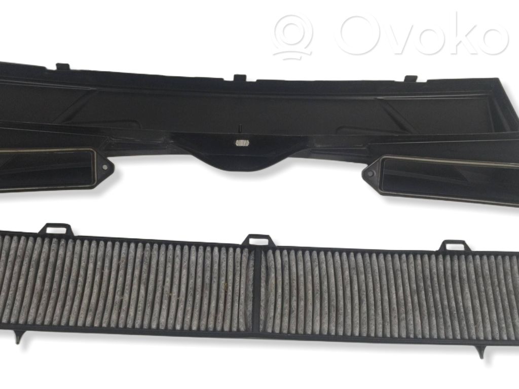 BMW 1 E82 E88 Oro mikrofiltro dangtelis 
