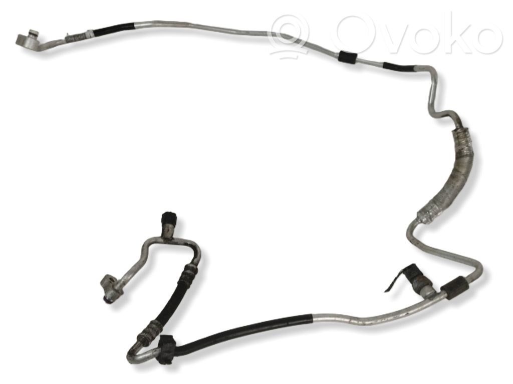 BMW 1 E82 E88 Ilmastointilaitteen putki (A/C) 