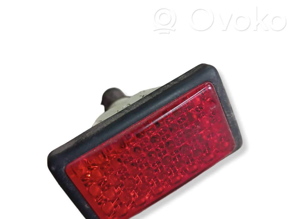 Rear door interior light   8352269