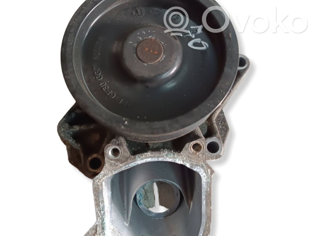 Pompe de circulation d'eau   7790045