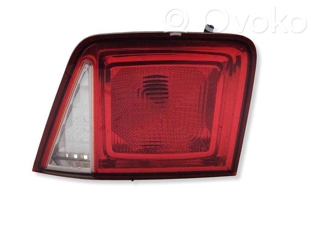 Chevrolet Orlando Lampy tylnej klapy bagażnika 