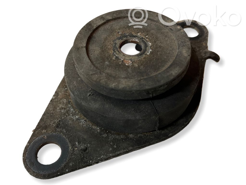 Renault Espace III Engine mount bracket 