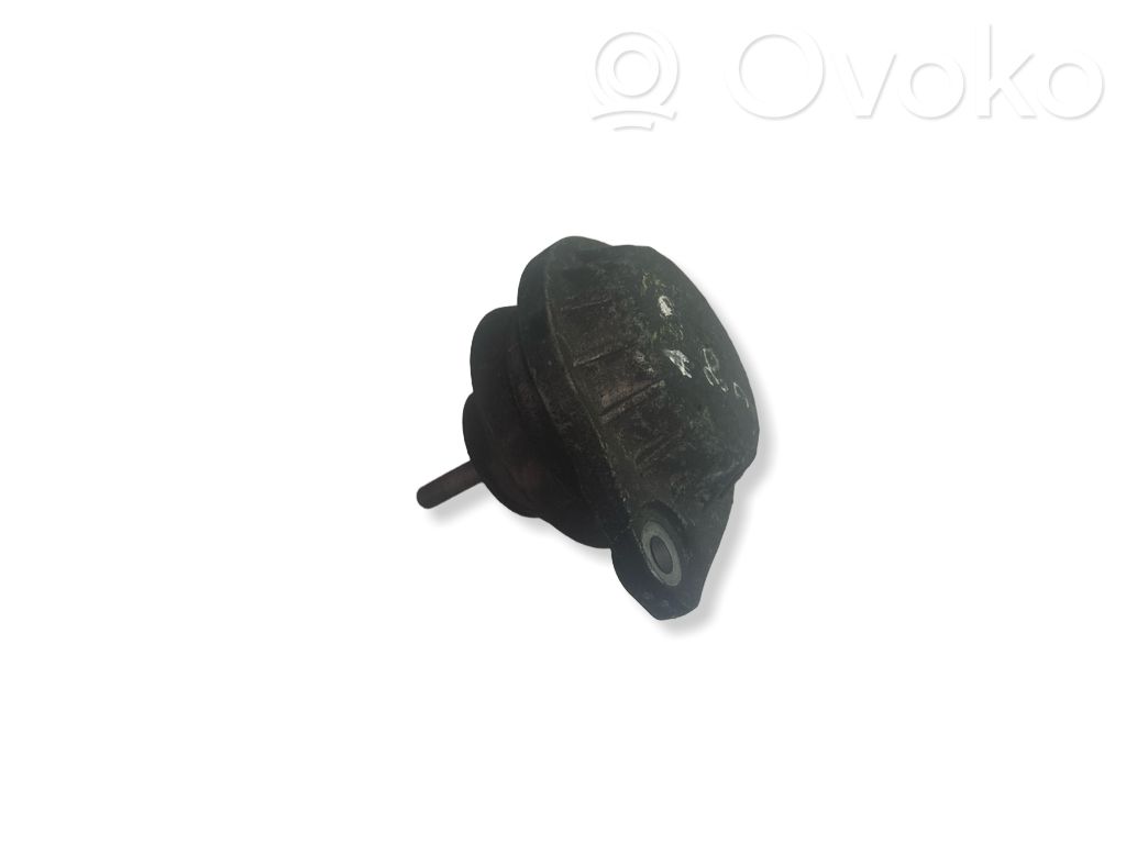Engine mount bracket   8A0199382