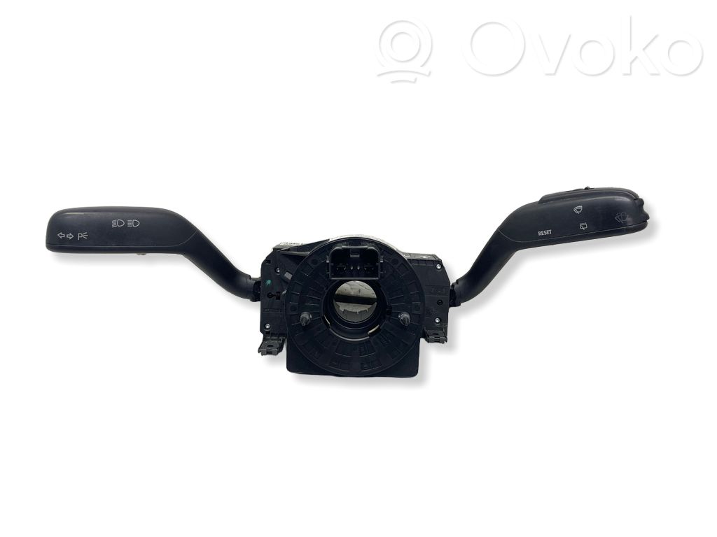 Skoda Fabia Mk2 (5J) Interruptor/palanca de limpiador de luz de giro 