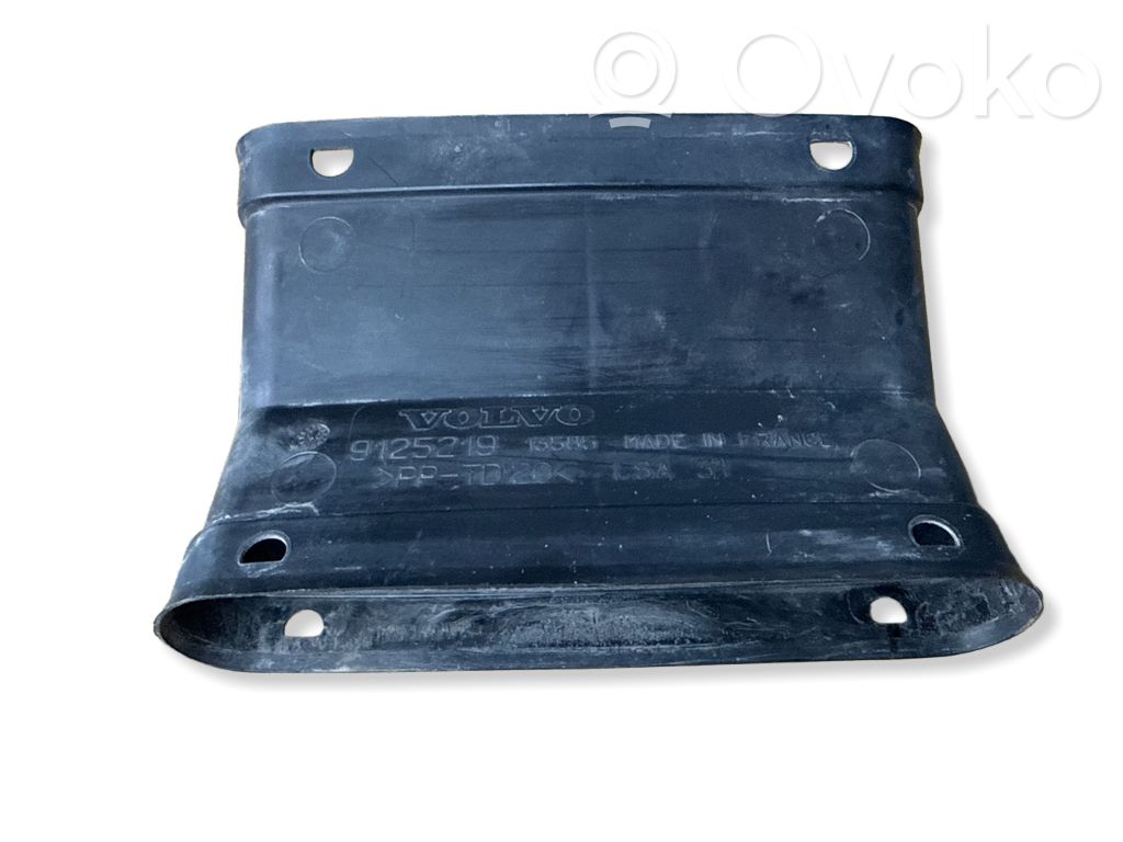 Volvo XC70 Air intake duct part 