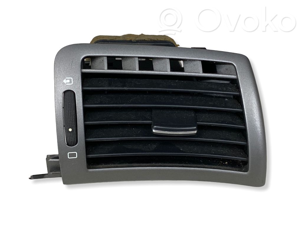 Peugeot 407 Šoninės oro grotelės 