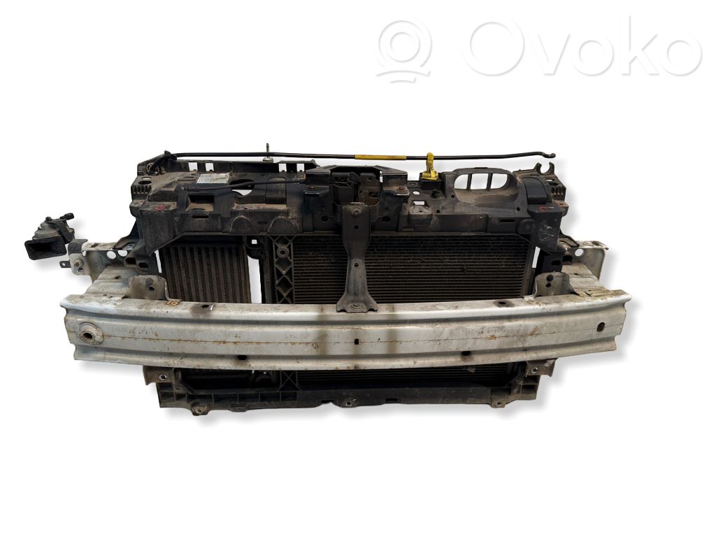 Ford Turneo Courier Radiatorių panelė 