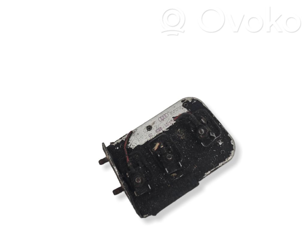 Audi A8 S8 D2 4D Relais de ventilateur de liquide de refroidissement 