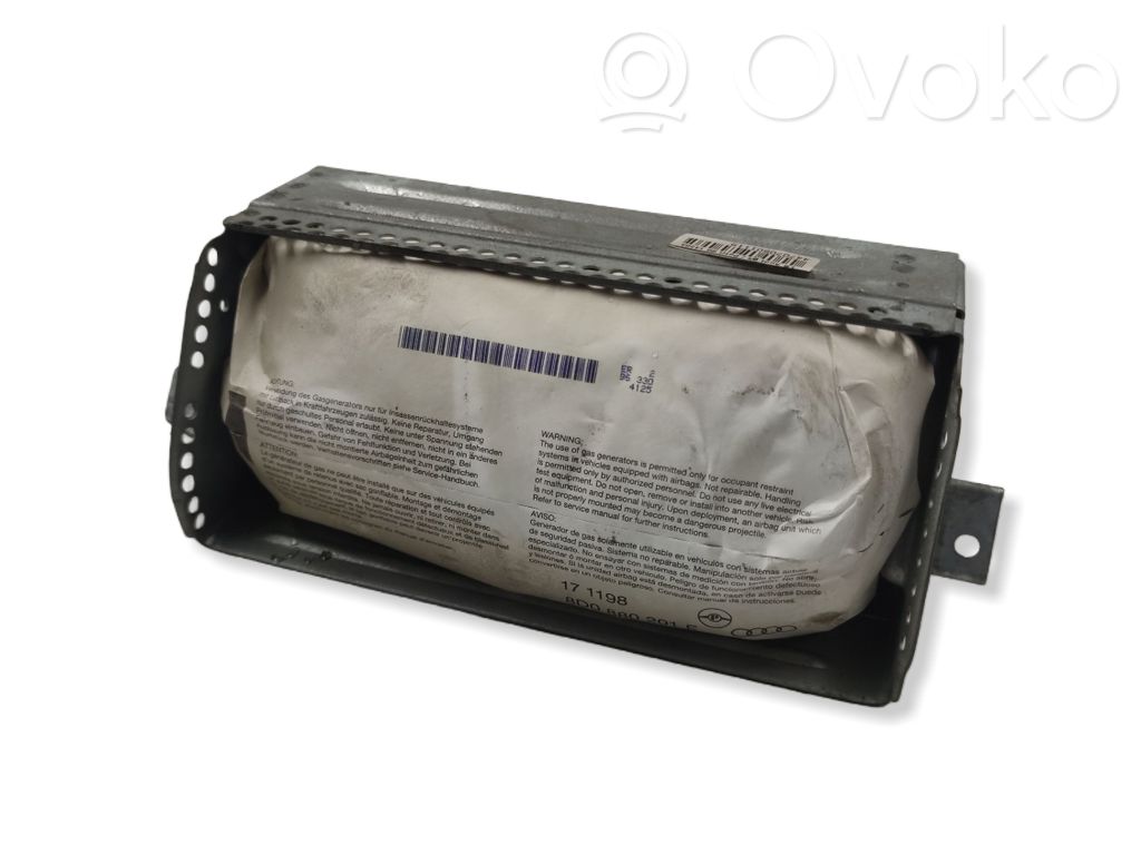 Audi A4 S4 B5 8D Keleivio oro pagalvė 
