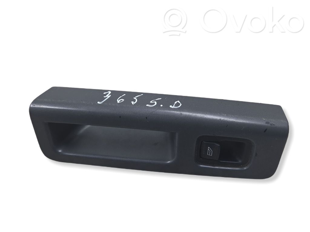 Electric window control switch   8679478