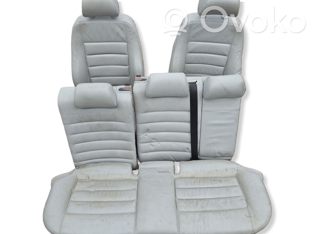 Interior set