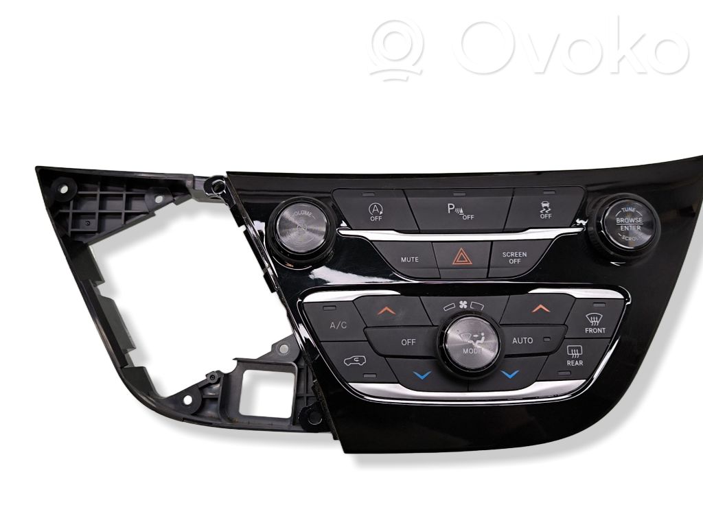 Chrysler Pacifica Climate control unit 