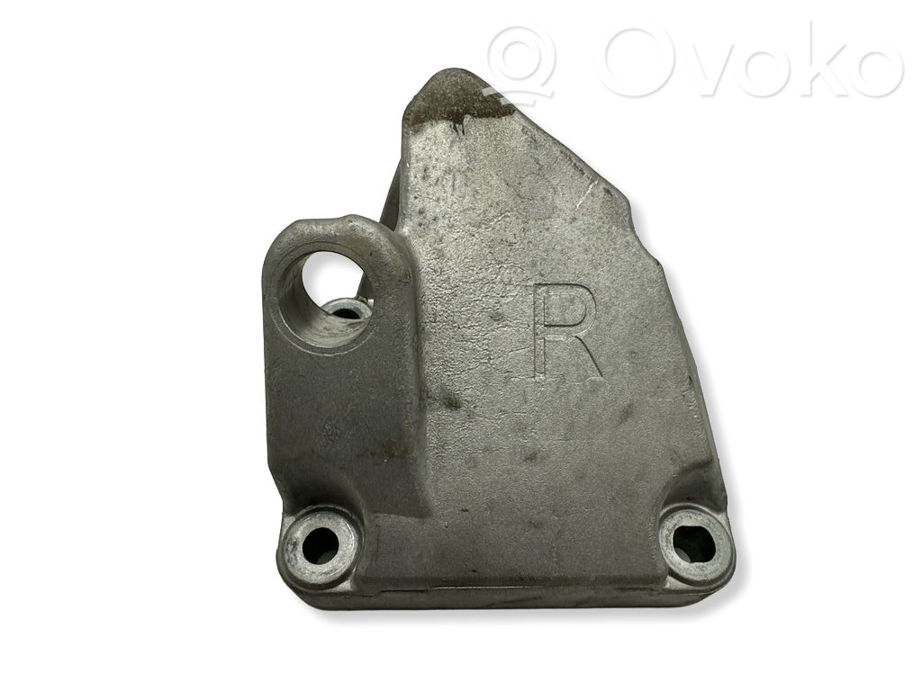 Dodge Challenger Engine mounting bracket 