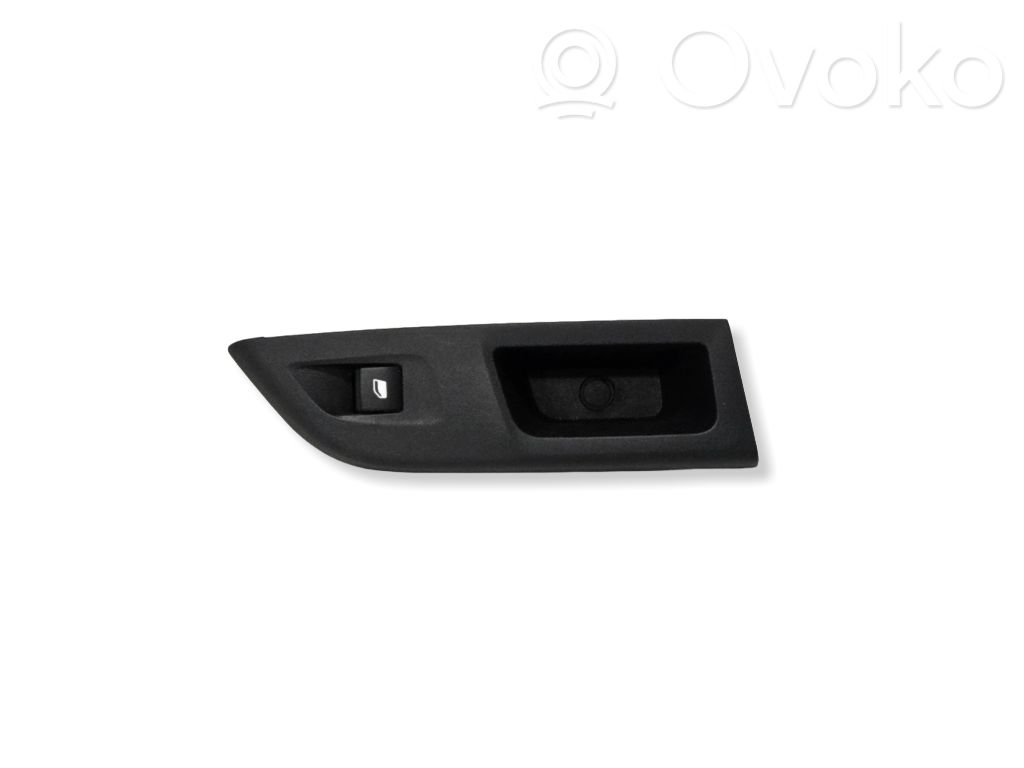 Opel Corsa F Moldura del interruptor de la ventana de la puerta derecha 