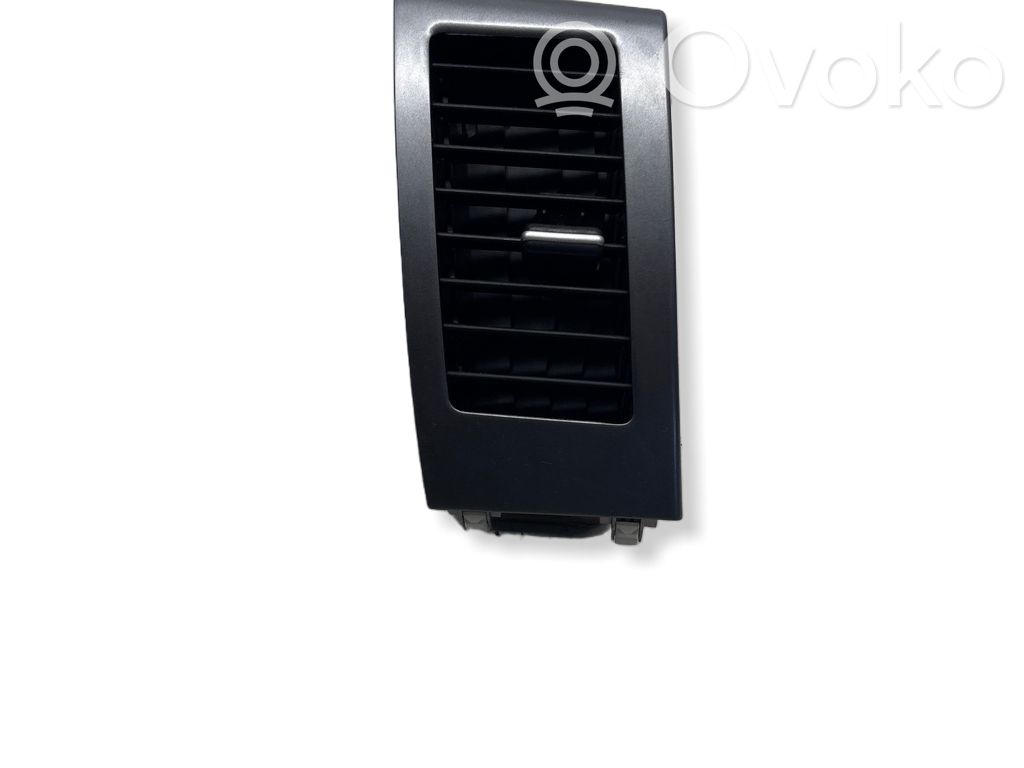 Mitsubishi Outlander Moldura protectora de la rejilla de ventilación lateral del panel 
