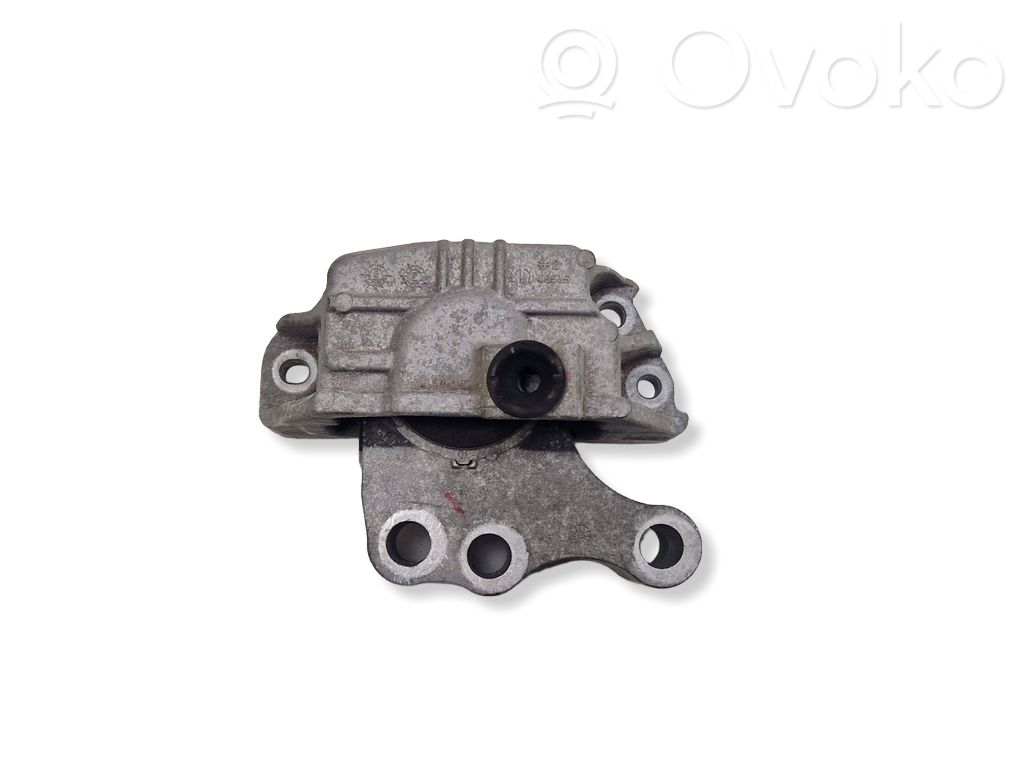 Jeep Compass Engine mount bracket 