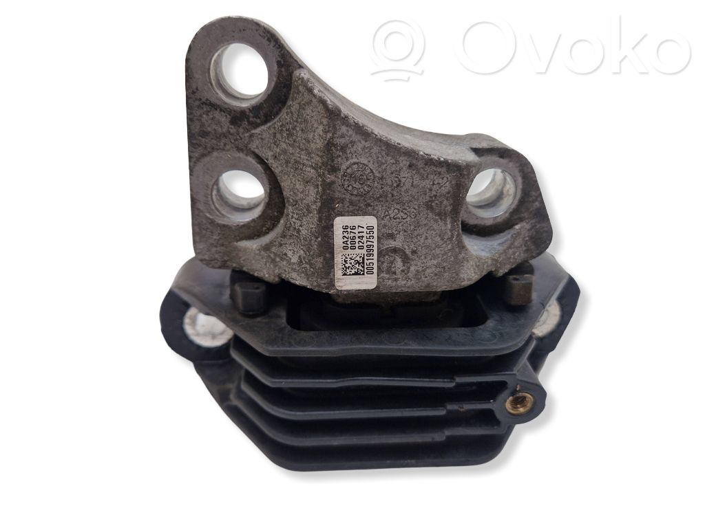 Jeep Renegade Engine mount bracket 