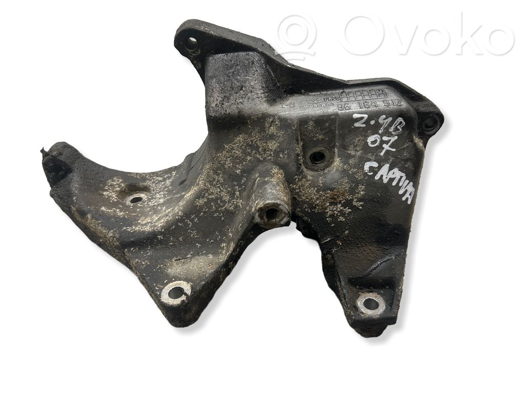 Chevrolet Captiva Engine mounting bracket 