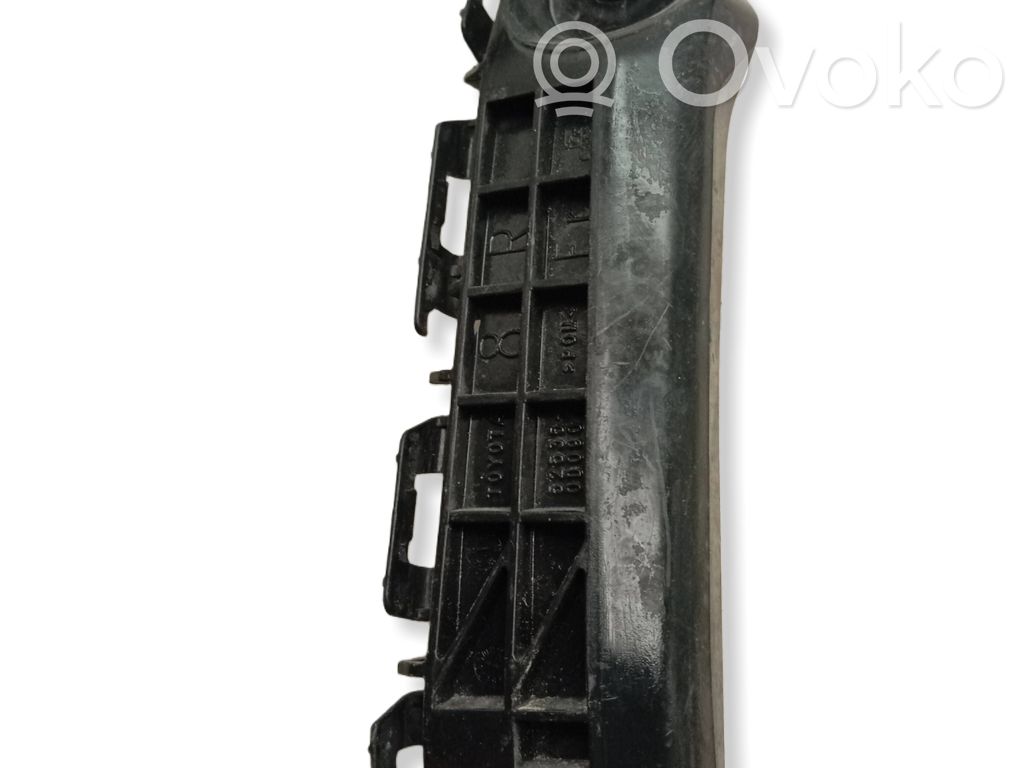 Toyota Yaris Front bumper mounting bracket 