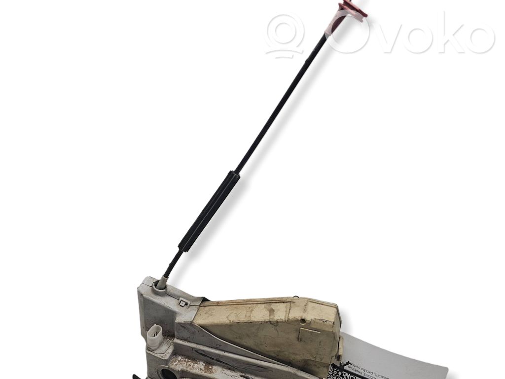 Seat Alhambra (Mk1) Front door lock 