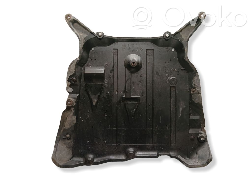 Volvo XC90 Engine splash shield/under tray 