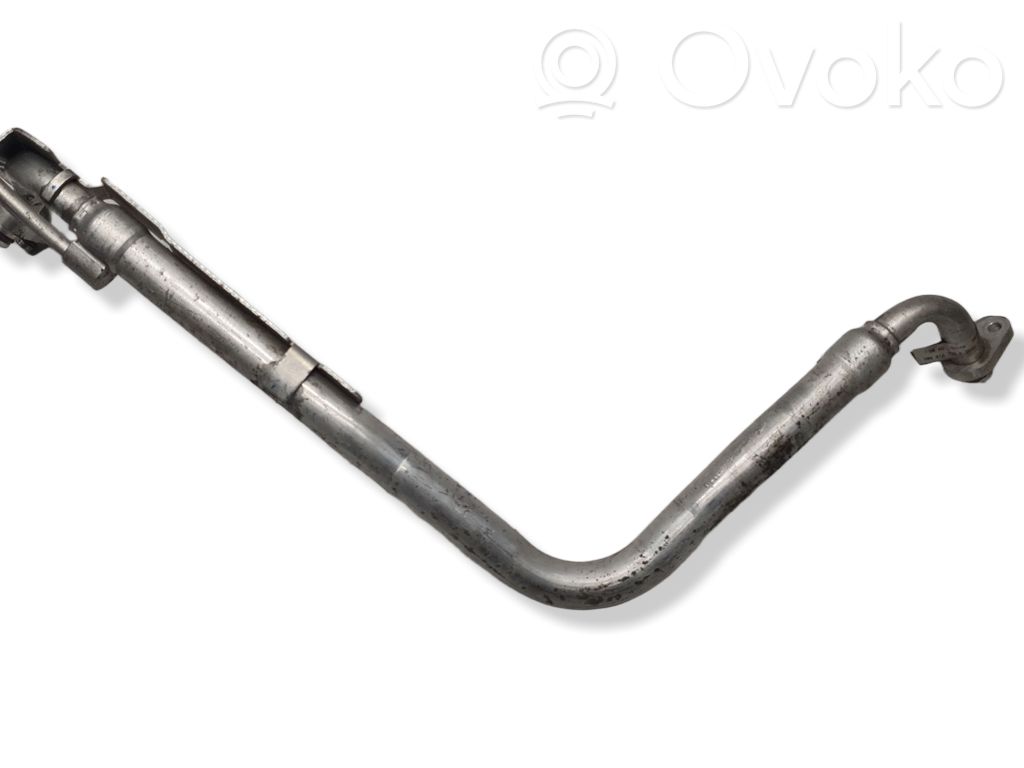 Volkswagen PASSAT B8 Ilmastointilaitteen putki (A/C) 
