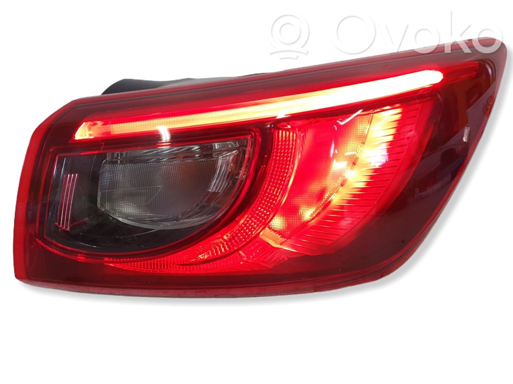 Mazda CX-3 Aizmugurējais lukturis virsbūvē 