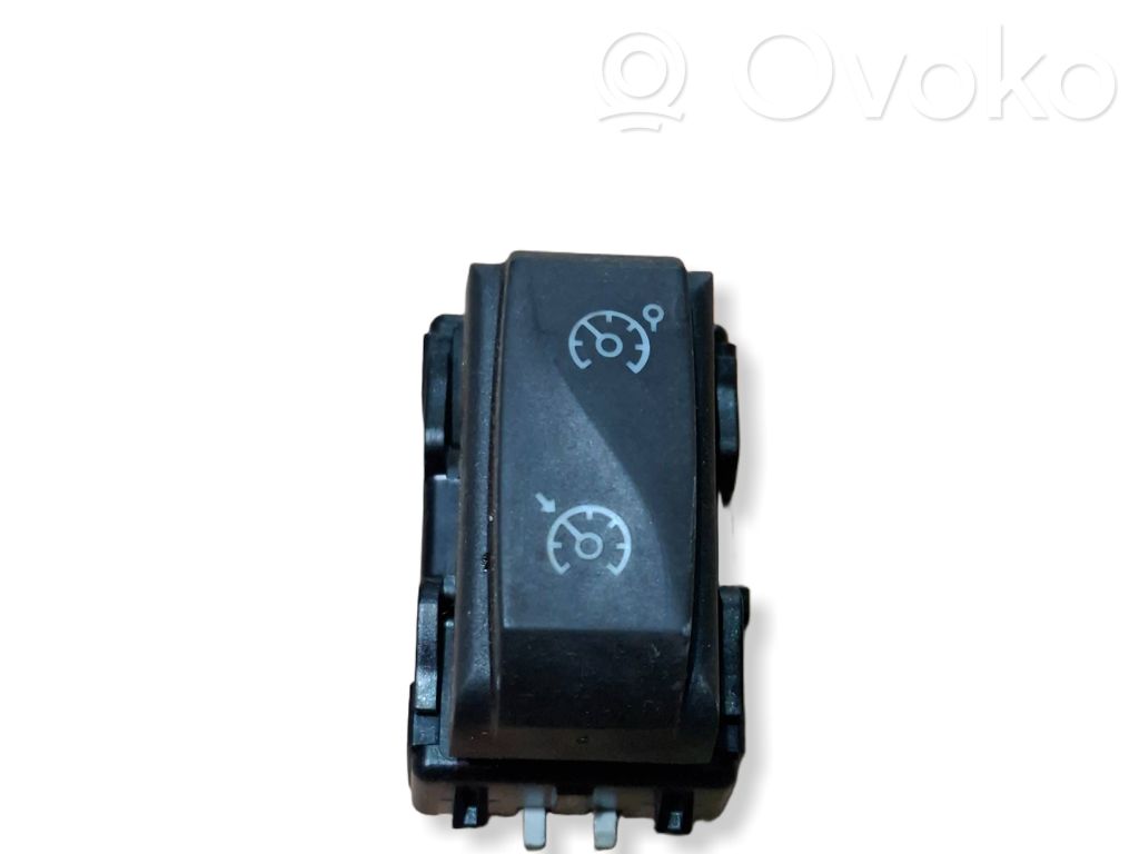 Renault Sandero II Cruise control switch 