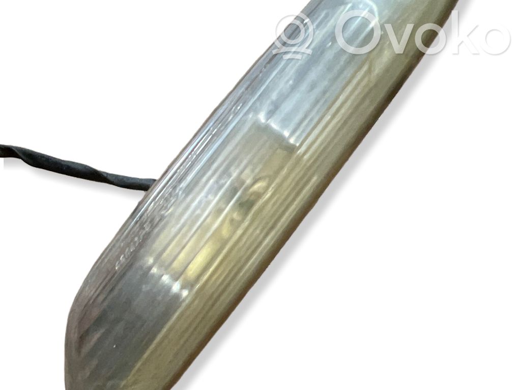 Front fender indicator light   6932997