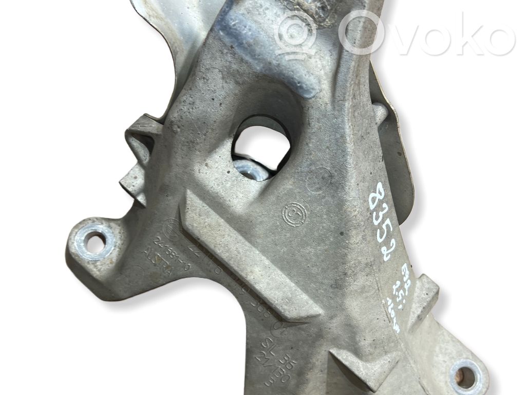 Engine mounting bracket   6779368
