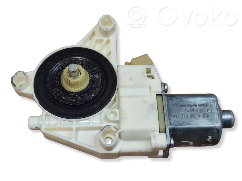 Mercedes-Benz C W204 Front door window regulator motor 