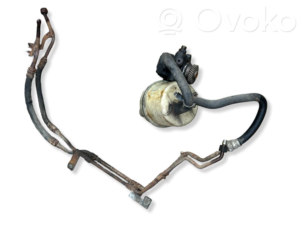 Ohjaustehostimen pumppu   5822353