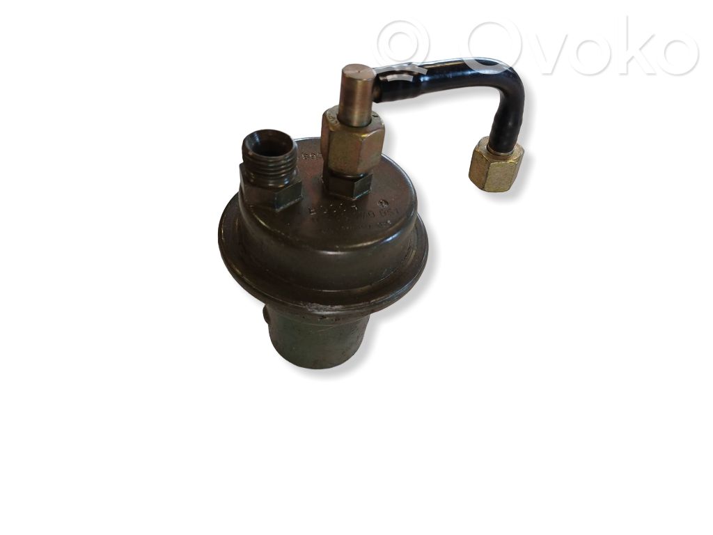 Audi 100 S4 C4 Régulateur de pression de carburant 