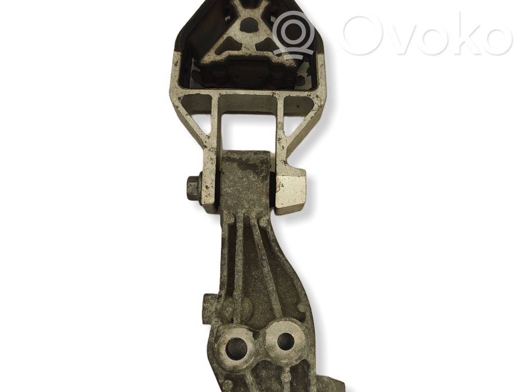 Volvo XC40 Engine mount bracket 