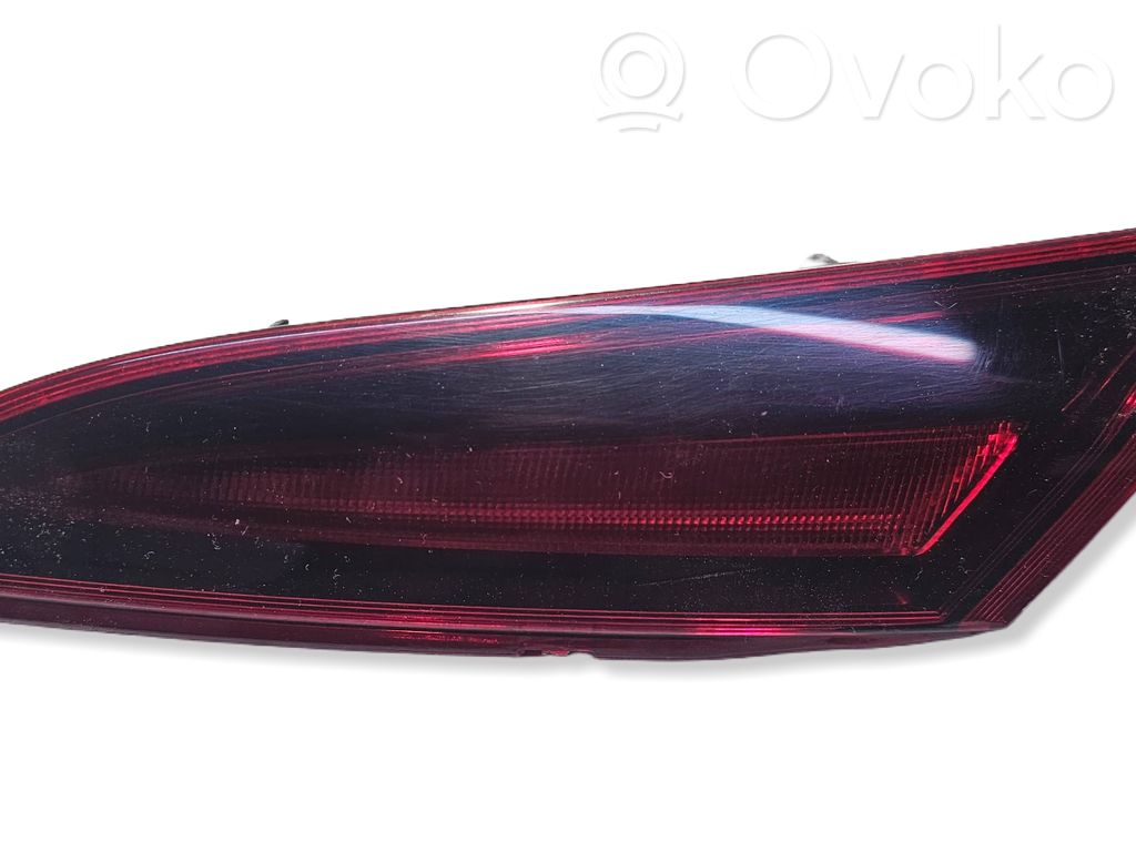 Opel Insignia A Lampă spate în capacul portbagajului 