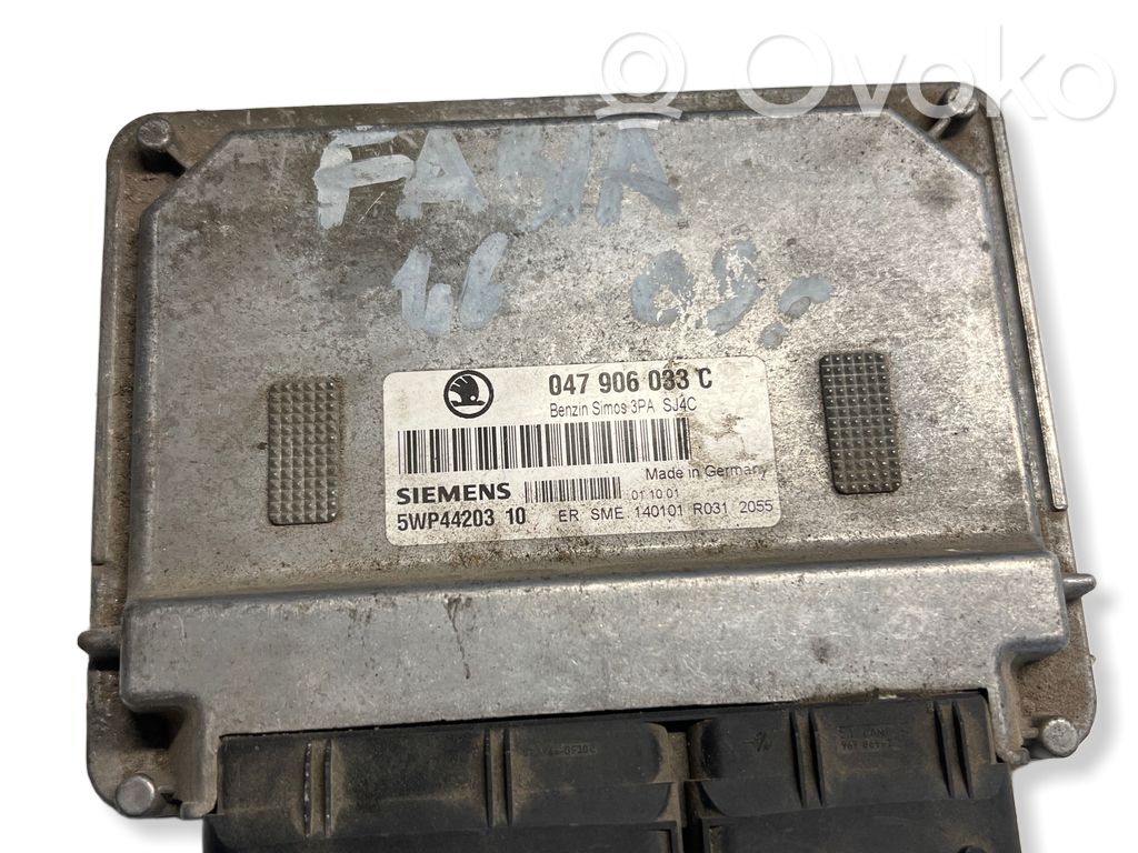 Engine control unit/module   047906033C,5WP442031