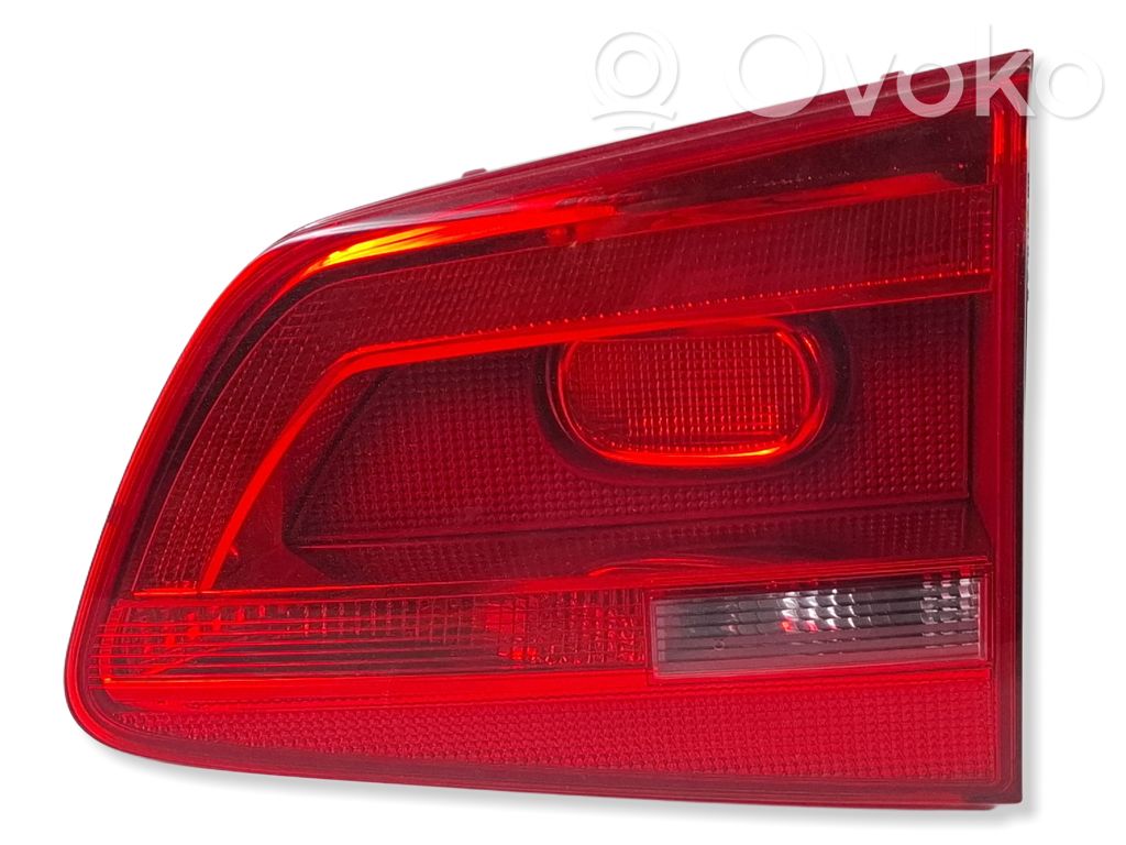 Volkswagen Touran II Lampy tylnej klapy bagażnika 