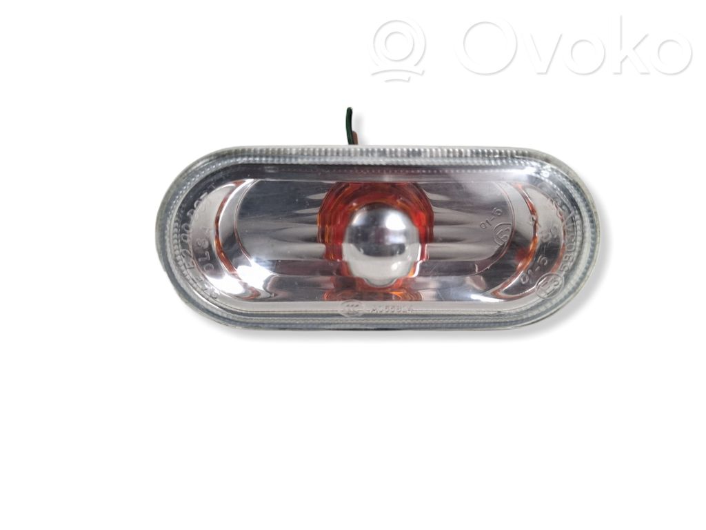 Volkswagen Transporter - Caravelle T5 Front fender indicator light 