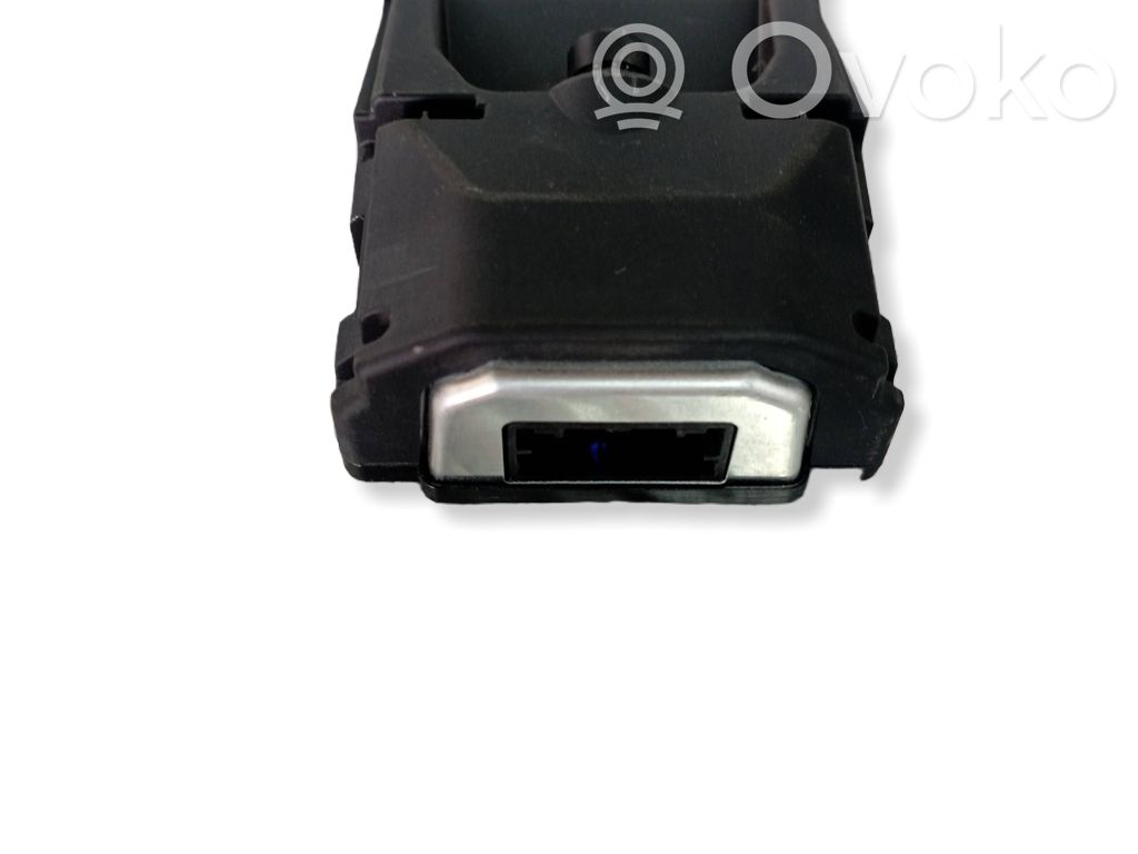 Windshield/windscreen camera   84225594,005476700
