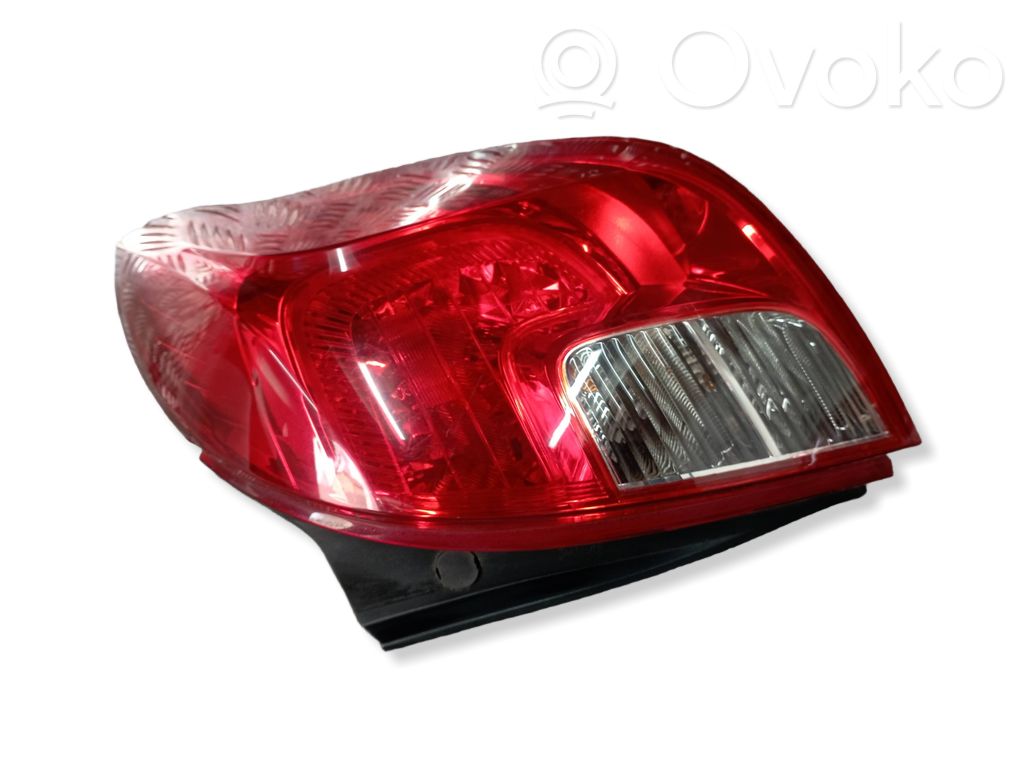 Opel Mokka Aizmugurējais lukturis virsbūvē 