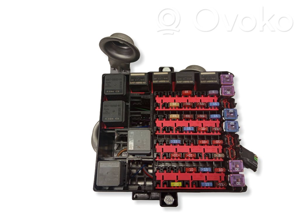Ford Turneo Courier Juego de caja de fusibles 