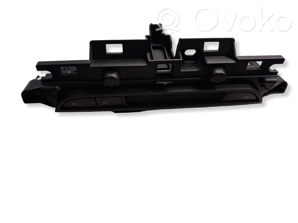 Mazda CX-5 II Seat heating switch 