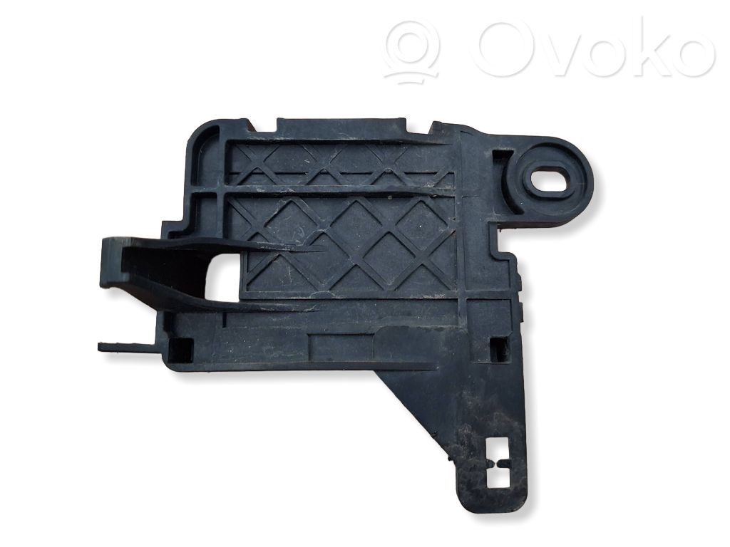 Volkswagen PASSAT B8 Soporte de sensor Distronic 