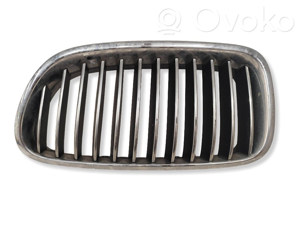 BMW 5 F10 F11 Grotelės priekinės 