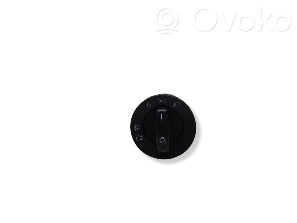 Volkswagen Tiguan Light switch 